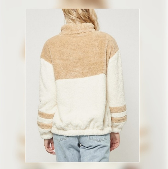 Fuzzy zipper sweater - Picture 3 of 3